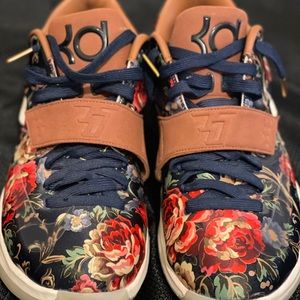 Nike KD 7 Floral: Size 13